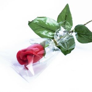 Ozdoby na svatební dort - růže z marcipánu