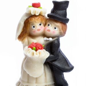 Ozdoby na svatební dort - figurky z marcipánu